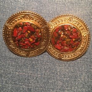 Clip-on earrings (gemstone chips, resin, metal)